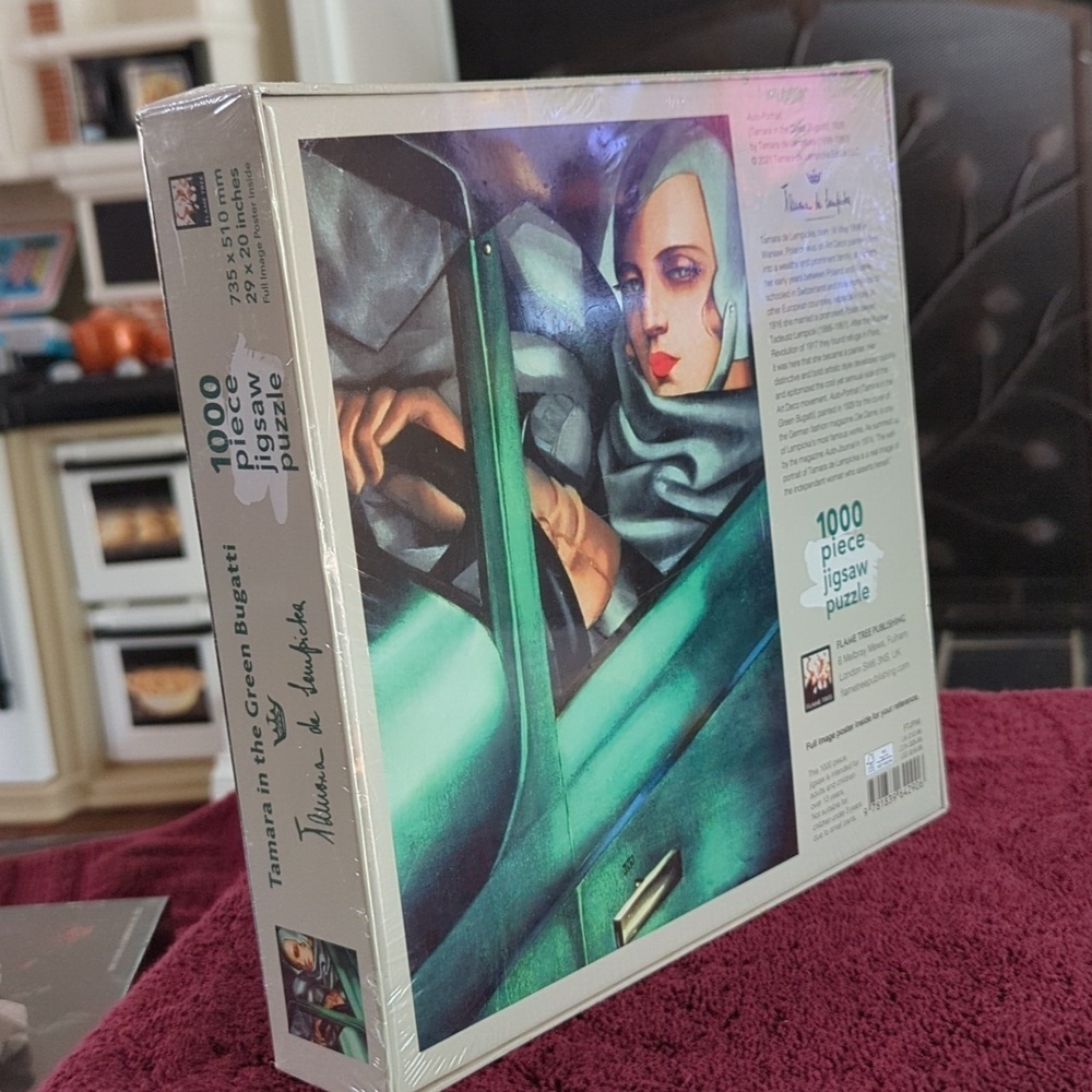 Tamara in the Green Bugatti 1000 Piece Jigsaw Puzzle New In Package - Picture 6 of 8